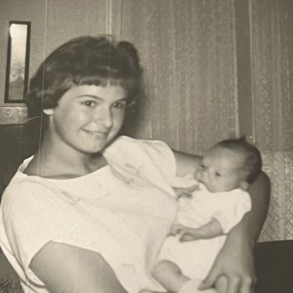 Vintage Black & White Photo Picture Of Young Woman Posing With Baby Infant - Picture 3 of 4